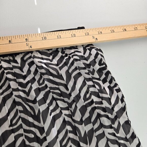 Faded Glory Girls Black and White Zebra Print Short Skirt Size XL 14/16 - Picture 5 of 7